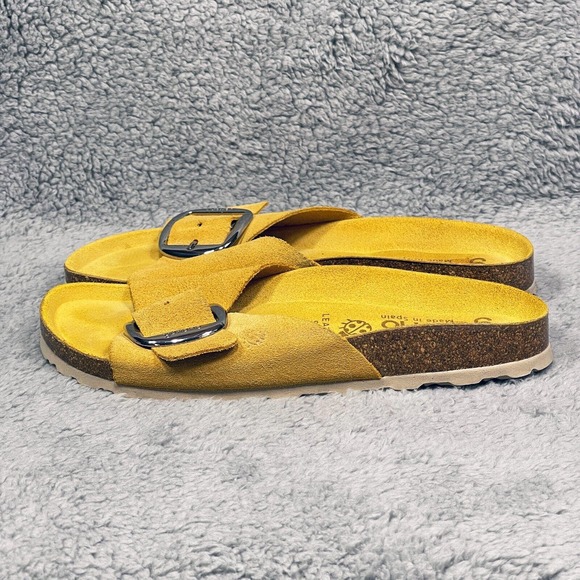 Yokono Oasis Womens Size 6 Slide Sandals Shoes Yellow Sock Leather Buckle - Picture 3 of 9
